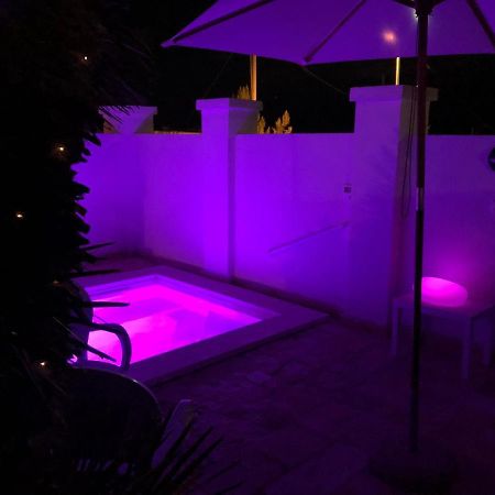 Le Due Pigne (Adults Only) Villa Taranto Bagian luar foto