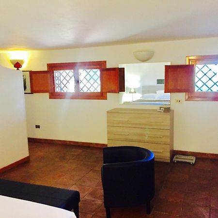 Le Due Pigne (Adults Only) Villa Taranto Bagian luar foto