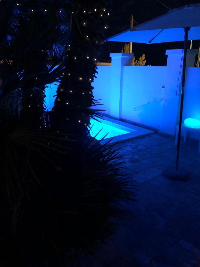 Le Due Pigne (Adults Only) Villa Taranto Bagian luar foto