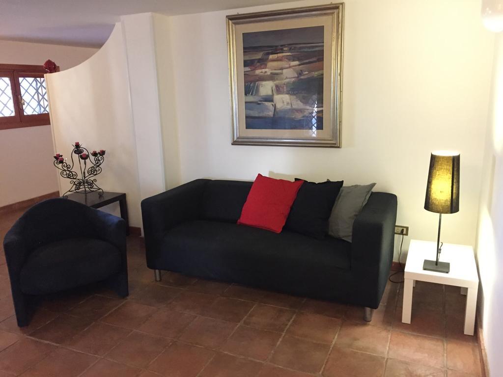 Le Due Pigne (Adults Only) Villa Taranto Bagian luar foto