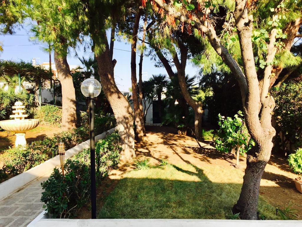 Le Due Pigne (Adults Only) Villa Taranto Bagian luar foto