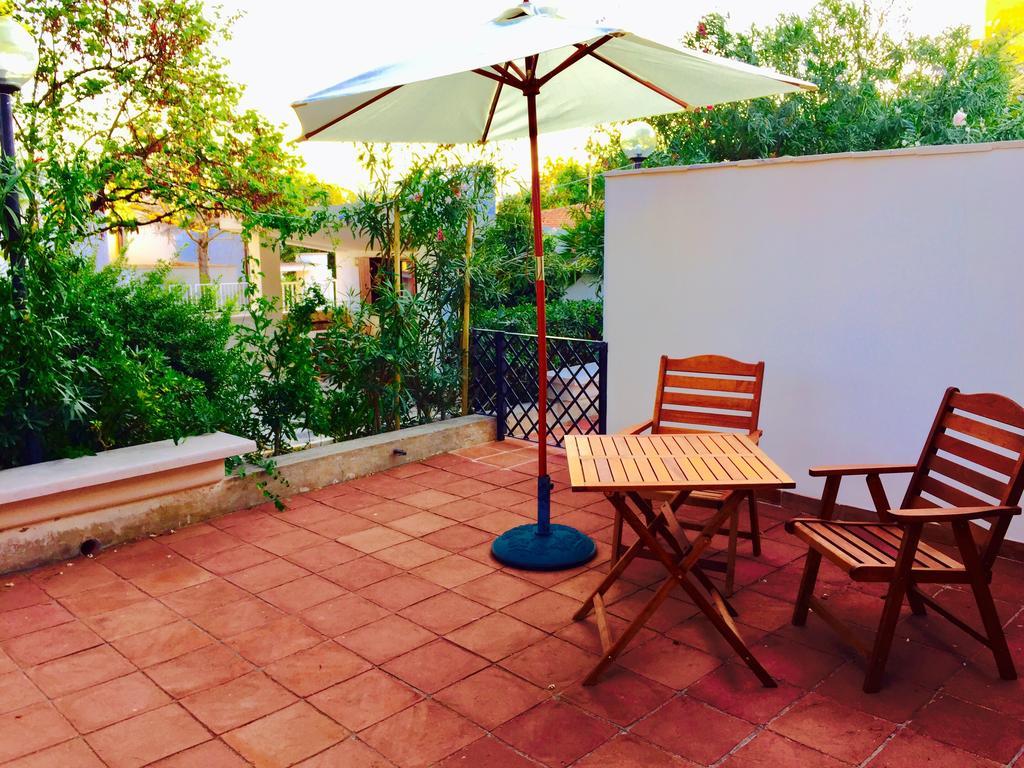 Le Due Pigne (Adults Only) Villa Taranto Bagian luar foto