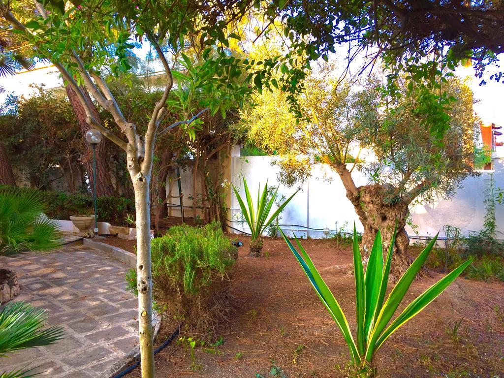 Le Due Pigne (Adults Only) Villa Taranto Bagian luar foto