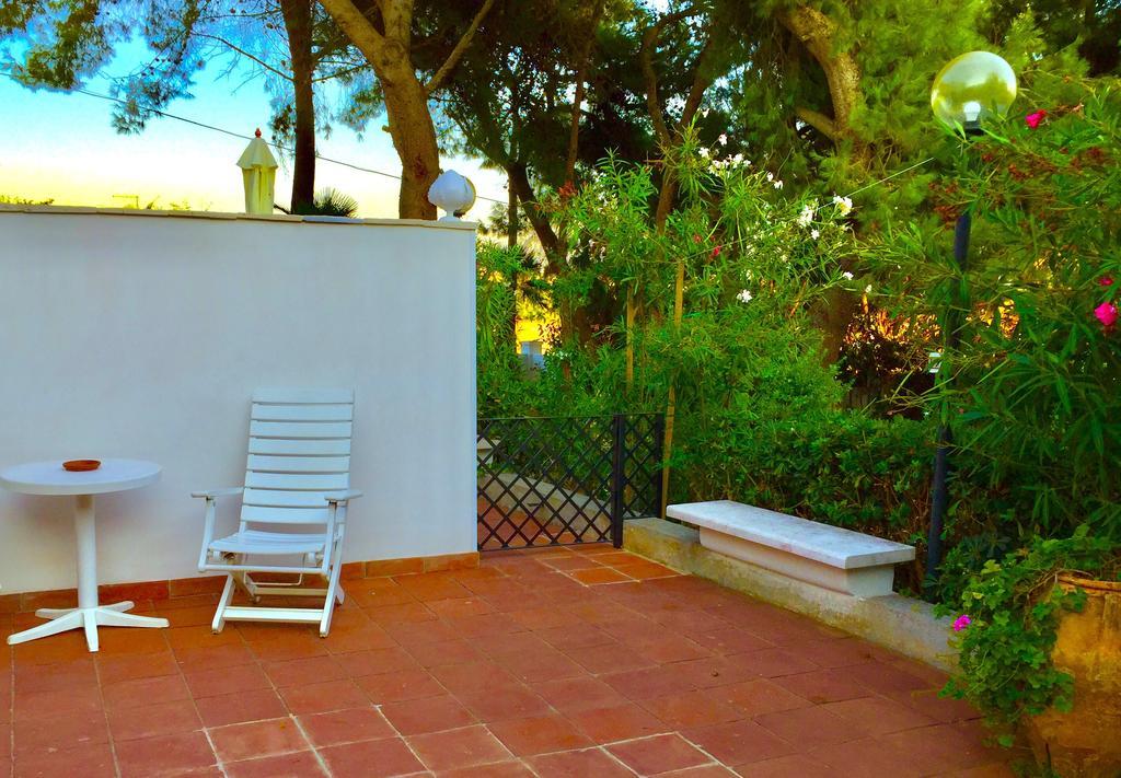 Le Due Pigne (Adults Only) Villa Taranto Bagian luar foto