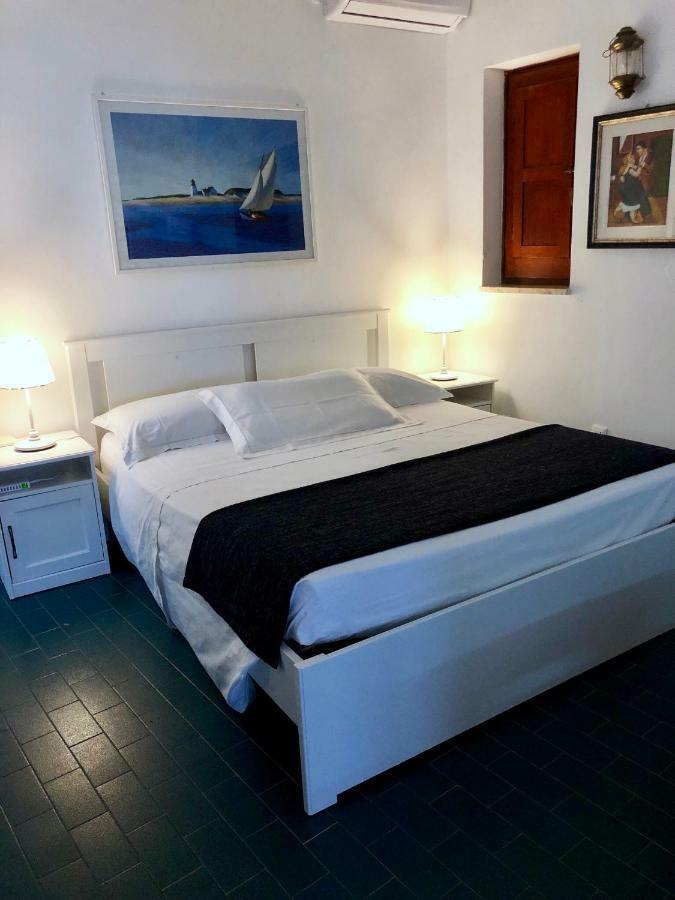 Le Due Pigne (Adults Only) Villa Taranto Bagian luar foto