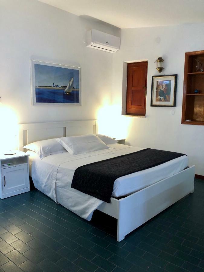 Le Due Pigne (Adults Only) Villa Taranto Bagian luar foto