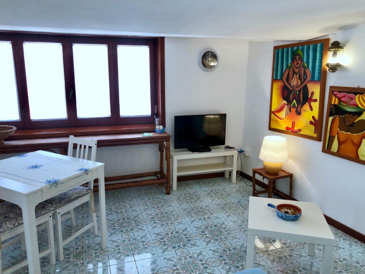Le Due Pigne (Adults Only) Villa Taranto Bagian luar foto