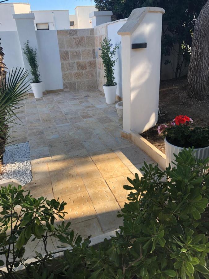 Le Due Pigne (Adults Only) Villa Taranto Bagian luar foto