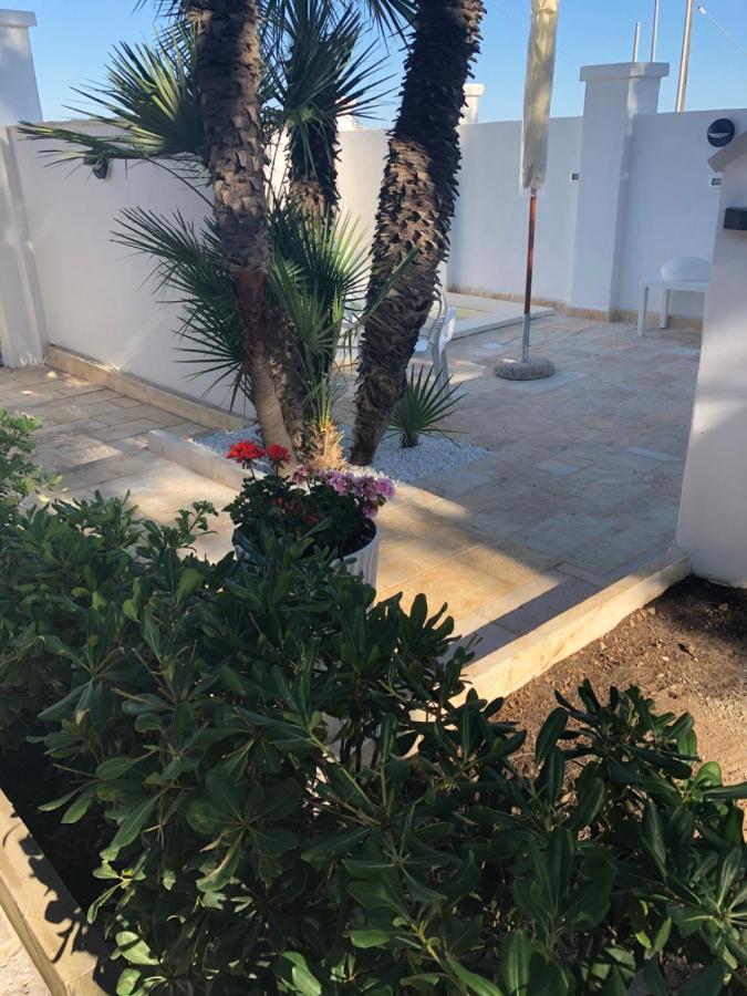 Le Due Pigne (Adults Only) Villa Taranto Bagian luar foto